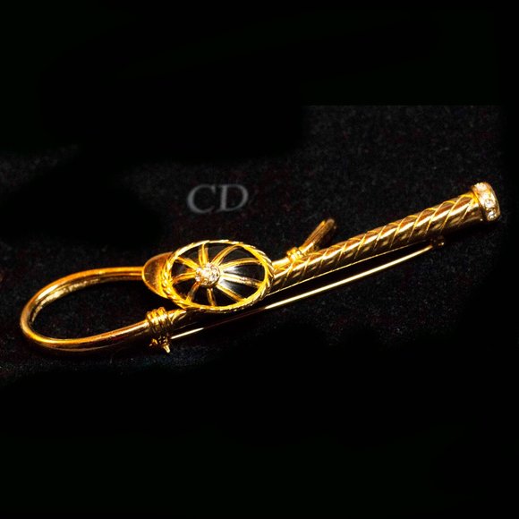 ** REDUCED 26% ** CHRISTIAN DIOR EQUESTRIAN CROP & CAP BROOCH - JOTDVB1 - Picture 3 of 8